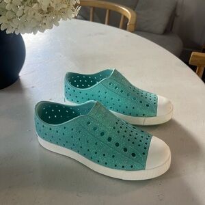 Native Kids sparkly Teal Slip-On Sneakers